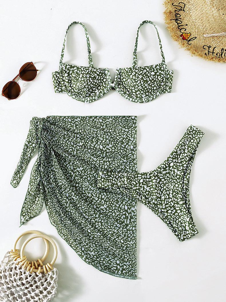 Amelia - Dreiteiliges Strandbikini-Set mit Blumenmuster