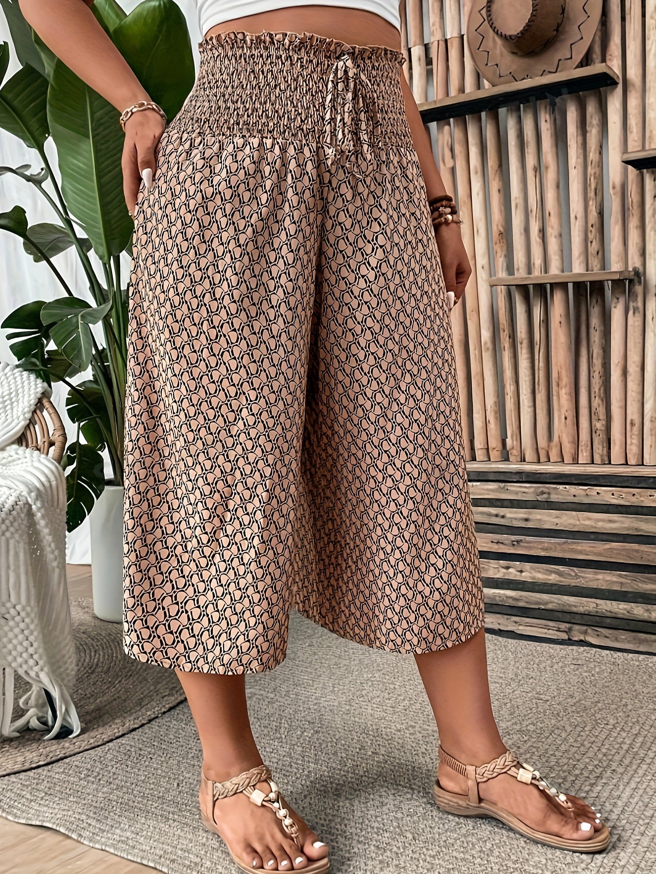 Braune weite Caprihose mit Allover-Print - Elena