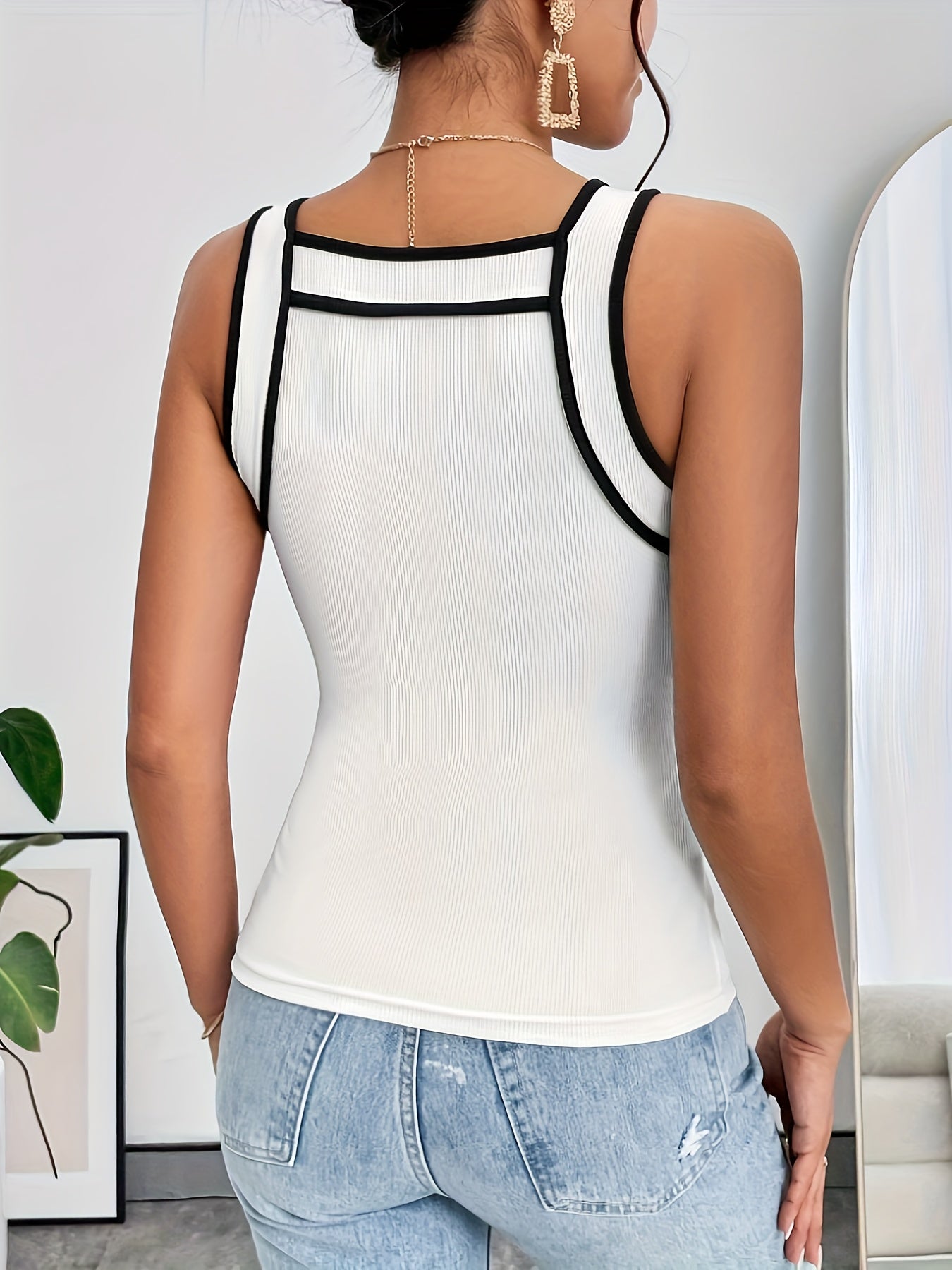 Weißes Tank Top mit Kontrastdetails - Naomi