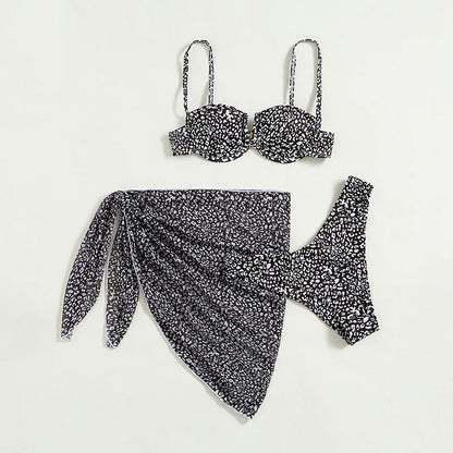 Amelia - Dreiteiliges Strandbikini-Set mit Blumenmuster