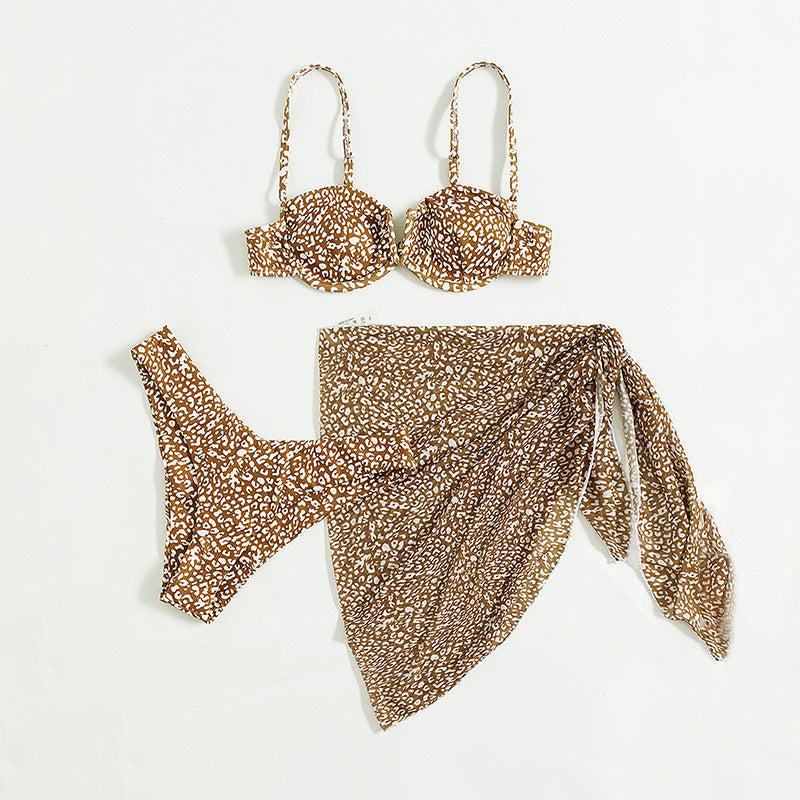 Amelia - Dreiteiliges Strandbikini-Set mit Blumenmuster