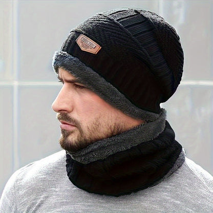 Schwarze Thermo-Strickmütze mit Schal - Bequeme Winter-Set für Outdoor Aktivitäten