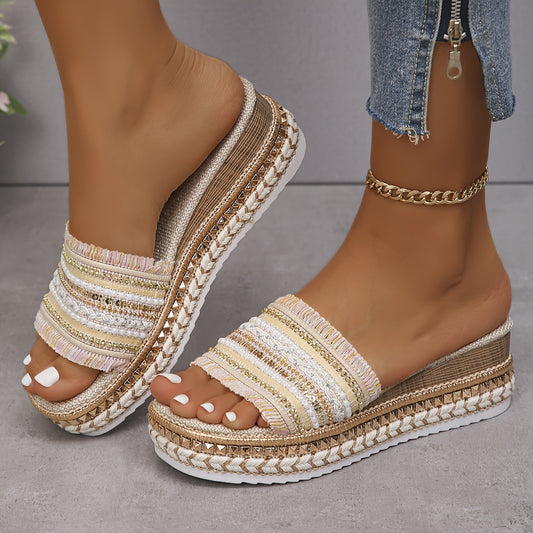 Beige Plateau-Slipper mit geflochtenen Details und Glitzerakzenten - Lina