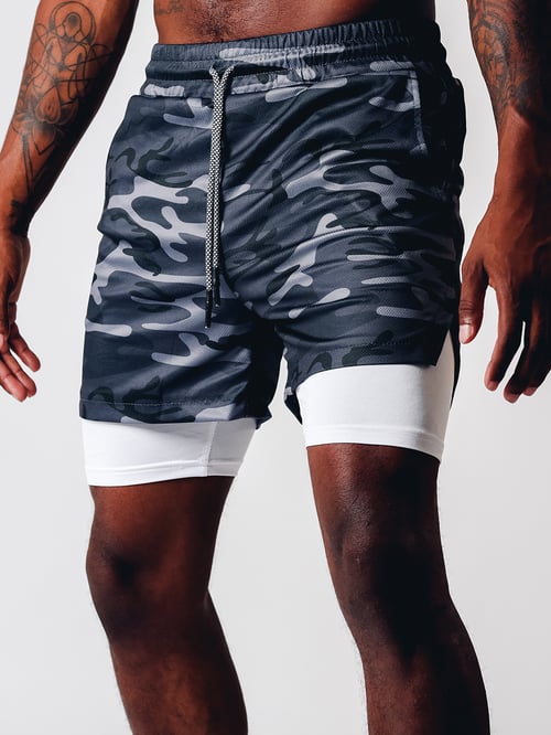 Trendige Camouflage-Shorts mit Kordelzug