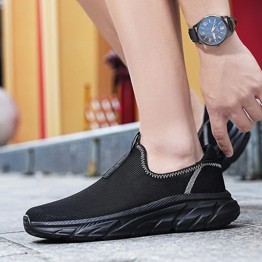 Nico - Urbane Schwarze Slip-On Sneakers