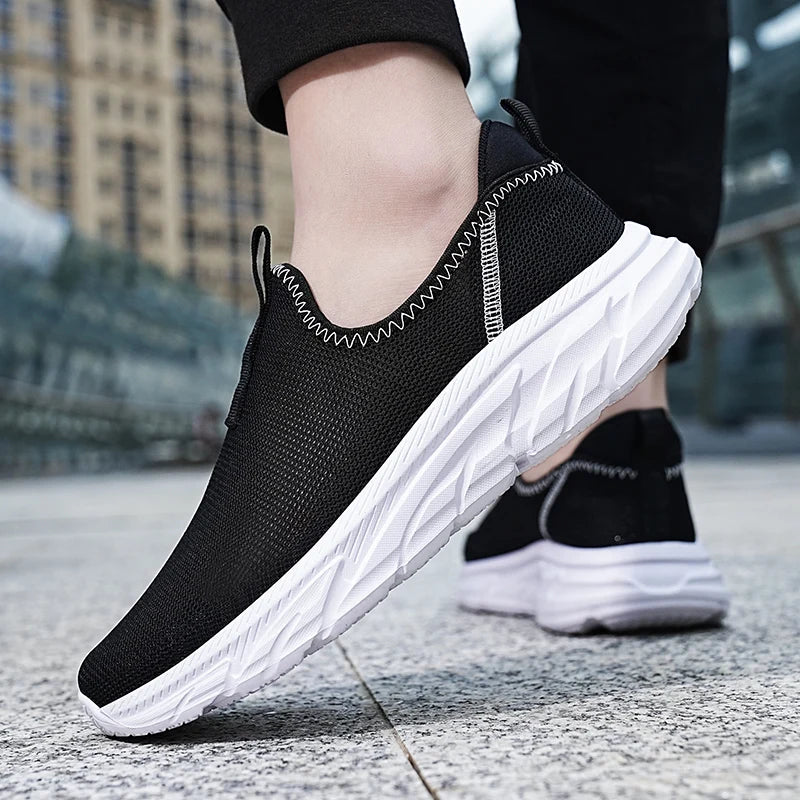 Nico - Urbane Schwarze Slip-On Sneakers