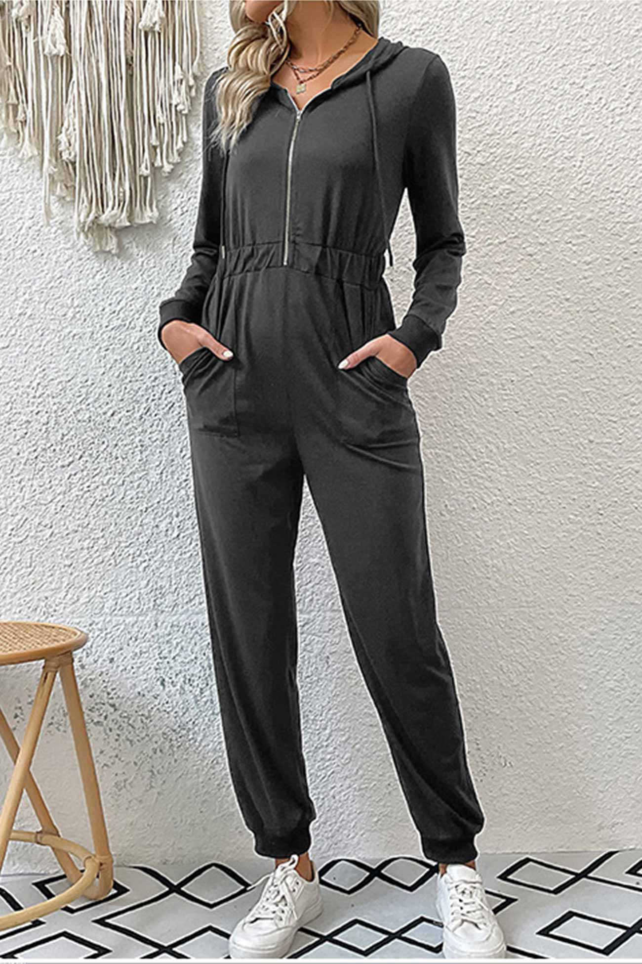 Schwarzer Freizeit-Jumpsuit mit Kapuze – Ella