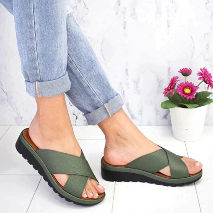 Pamela Outdoor-Flip-Flops mit Keilabsatz Sandalen